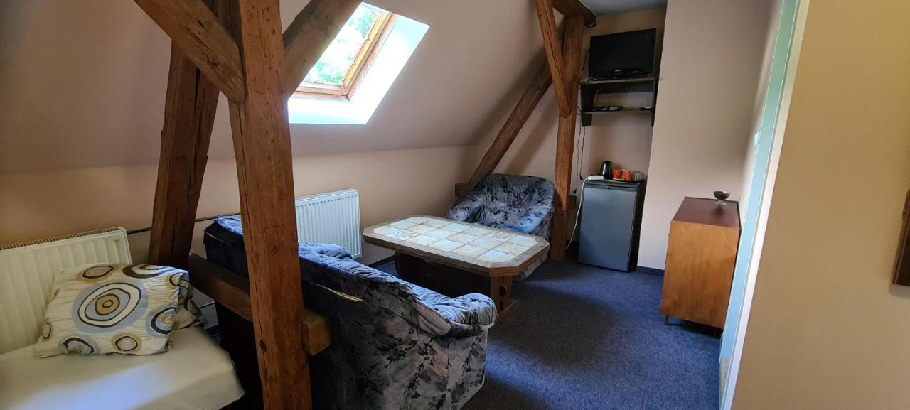Pension Pod Lipou Лоучовице Экстерьер фото