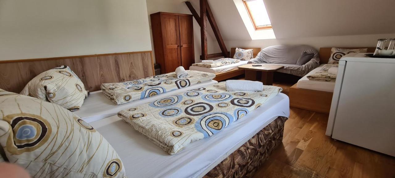 Pension Pod Lipou Лоучовице Экстерьер фото