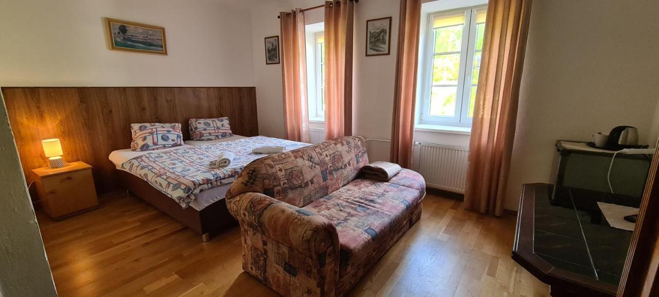 Pension Pod Lipou Лоучовице Экстерьер фото