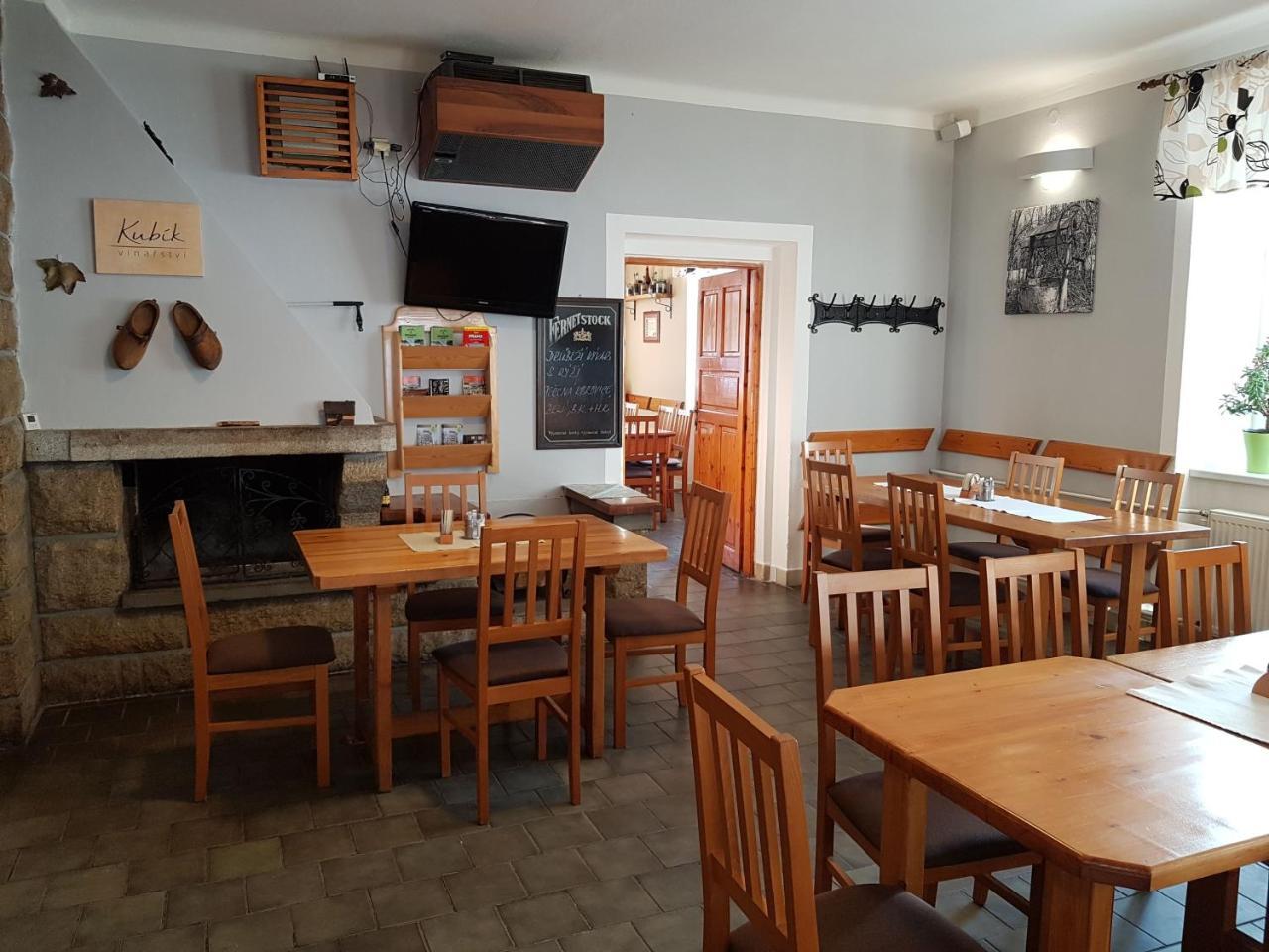 Pension Pod Lipou Лоучовице Экстерьер фото